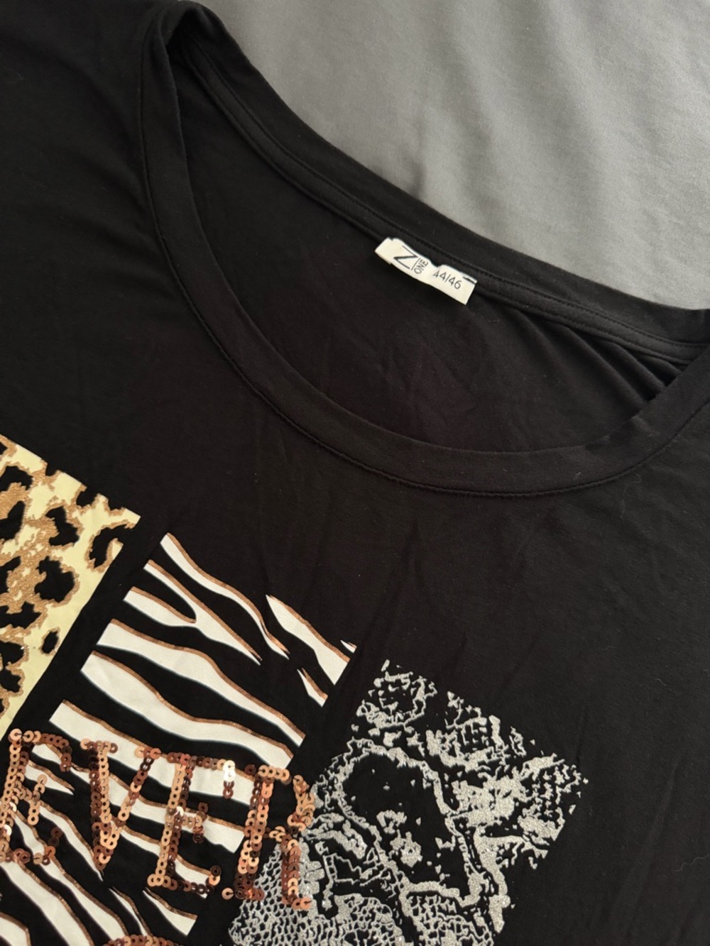 Black Animal Print Sequin Detail Women’s Tee